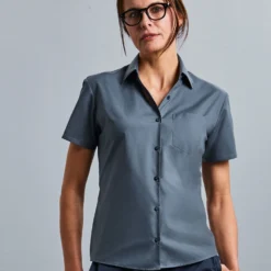 Russell Collection Ladies' Short Sleeve Classic Polycotton Poplin Shirt -Sol's Clothing Store 9ae16f298d71c547941c223f16b14fcbcc0bb40a68ec0c1d34dcb116c5150854